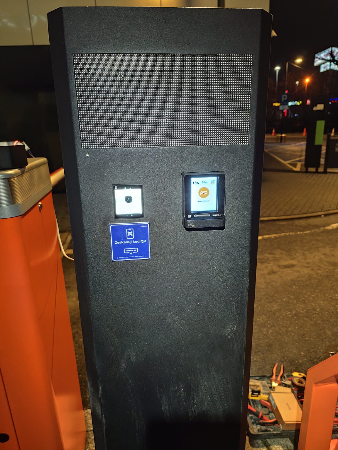 Autorski terminal wyjazdowy LED